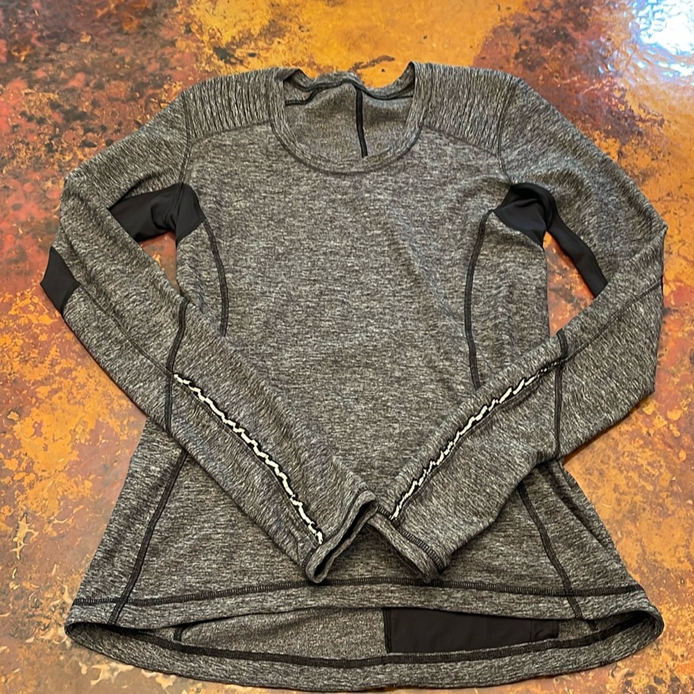 EUC Lululemon long sleeve running shirt - black space dye, scoop neck- size 8